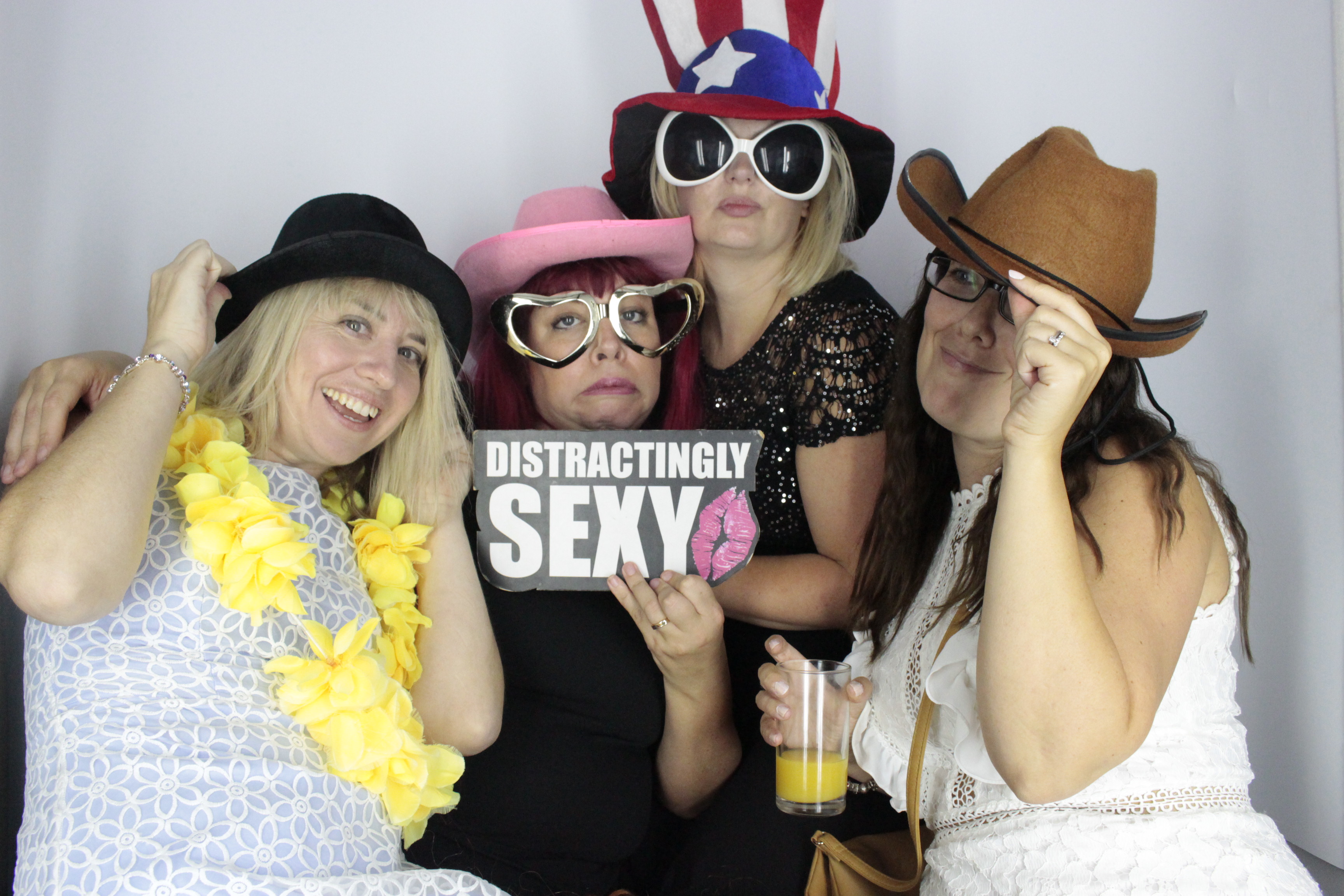 Nadine 40th Birthday  | View more photos from the event at gallery.myphotoboothexperience.co.uk/u/MyPhotoBoothExperienceLtd/Nadine-40th-Birthday
